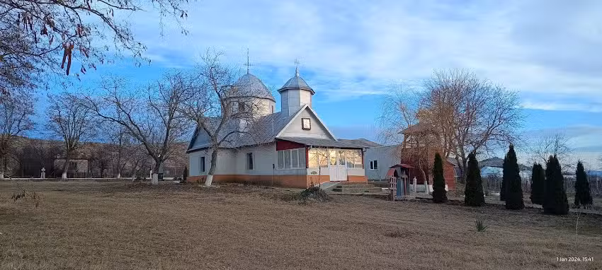 Biserica Acoperăm&acirc;ntul Maicii Domnului din Florești