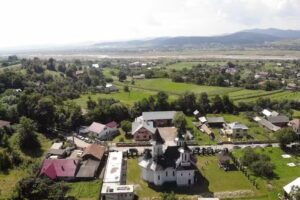 Biserica &bdquo;Acoperăm&acirc;ntul Maicii Domnului&rdquo; și &bdquo;Sf&acirc;ntul Pantelimon&rdquo; Capu Codrului