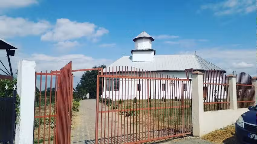 Biserica Adormirea Maicii din Serdanu Dam