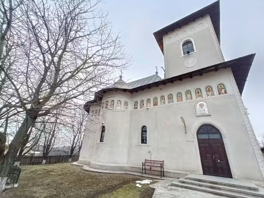 Biserica Adormirea Maicii Domnului