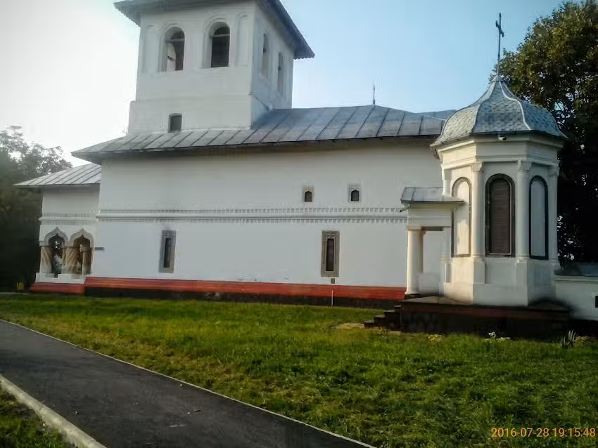 Biserica Adormirea Maicii Domnului