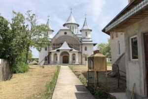 Biserica &bdquo;Adormirea Maicii Domnului&rdquo;