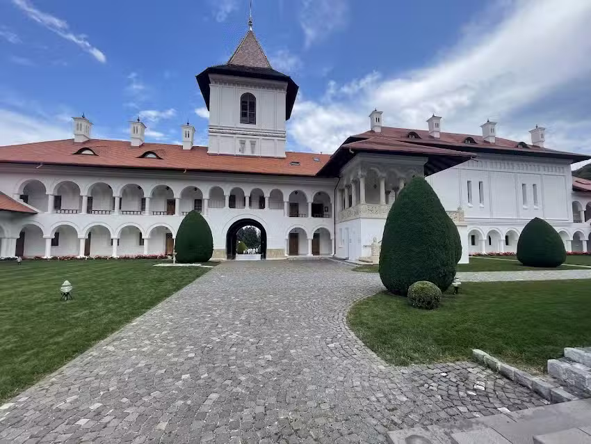 Biserica Adormirea Maicii Domnului