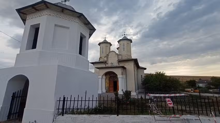 Biserica &bdquo;Adormirea Maicii Domnului&rdquo;