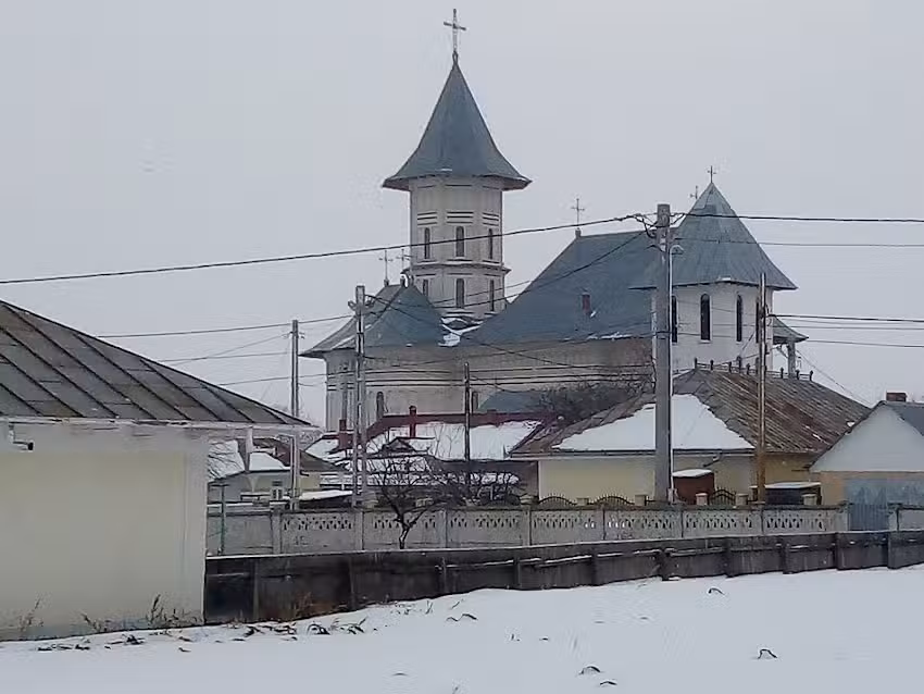 Biserica &ldquo;Adormirea Maicii Domnului&rdquo;, Berezeni