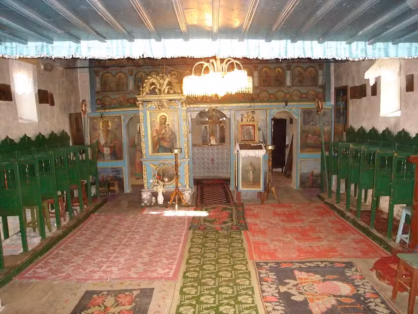 Biserica &bdquo;Adormirea Maicii Domnului&rdquo; Cărăpcești