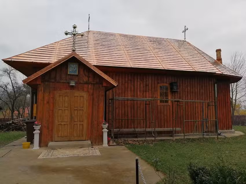 Biserica Adormirea Maicii Domnului Comanesti