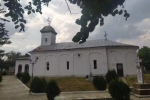 Biserica &bdquo;Adormirea Maicii Domnului&rdquo; Pădureni