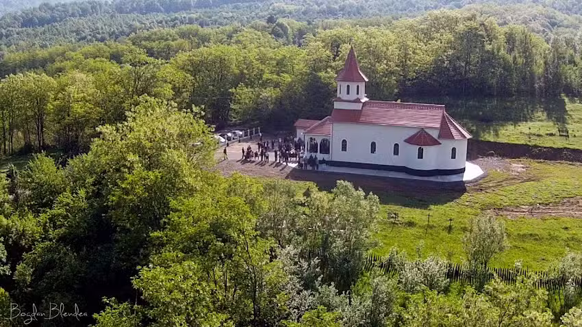 Biserica Adormirea Maicii Domnului și Sfinții &Icirc;mpărați Constantin și Elena