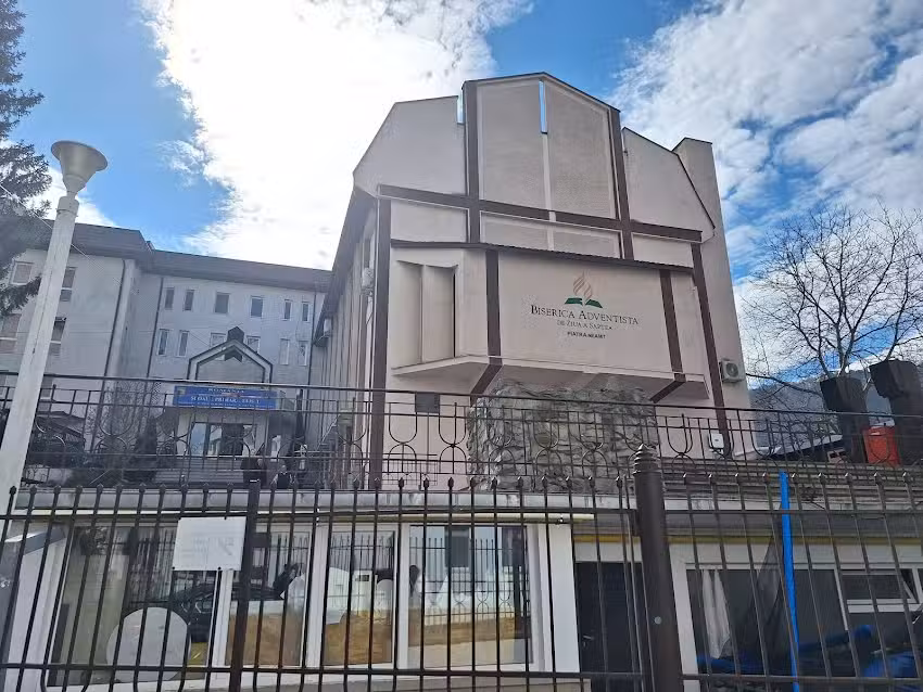 Biserica Adventistă de Ziua a Șaptea Piatra Neamț &ndash; Dărmănești