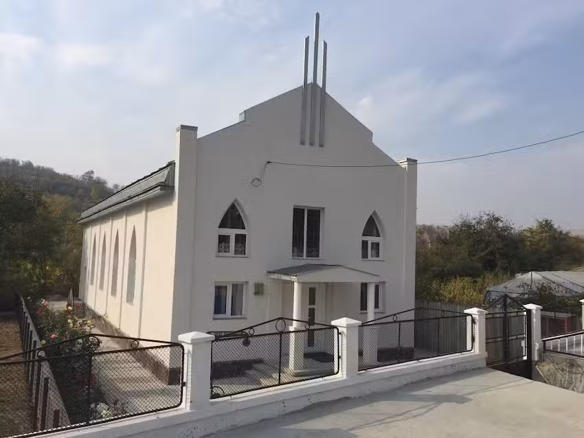 Biserica Adventistă de Ziua a Șaptea, Suceveni