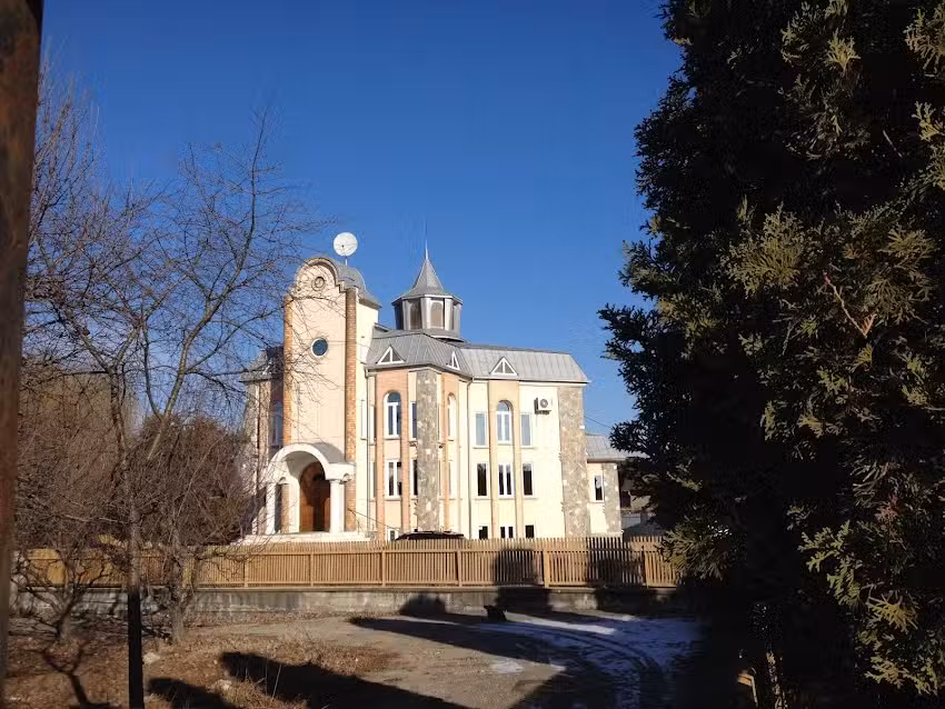 BISERICA ADVENTISTĂ PETRU RAREŞ