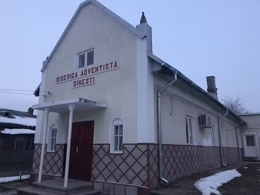 Biserica Adventistă Sineşti