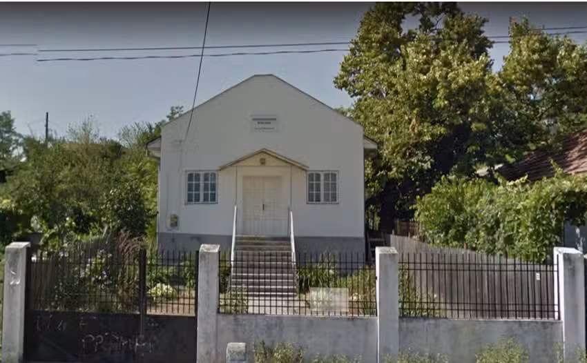 Biserica Adventistă V&acirc;rtop