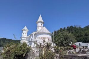 Biserica &bdquo;Buna Vestire&rdquo; &ndash; Sărata