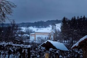 Biserica Cervenita-sat