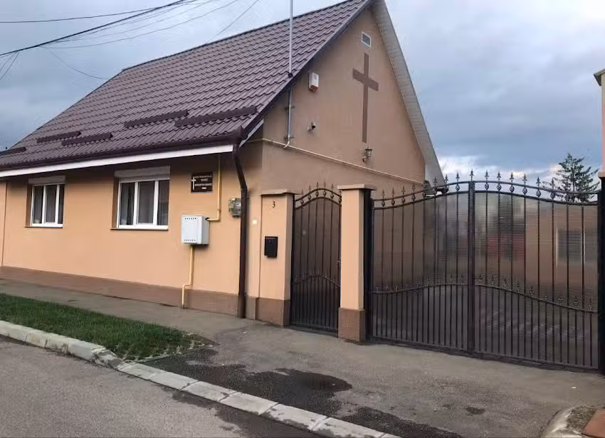 Biserica Crestinâ Baptistâ Surzi Decapole