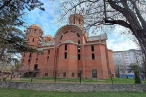 Biserica cu hramul &bdquo;Sf. apostoli Petru și Pavel&rdquo;