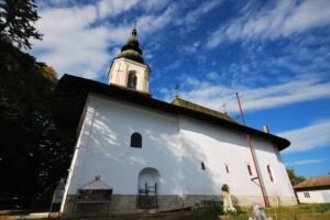 Biserica Cuvioasa Parascheva din Dolheștii Mari