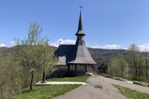 Biserica de lemn a Mănăstirii