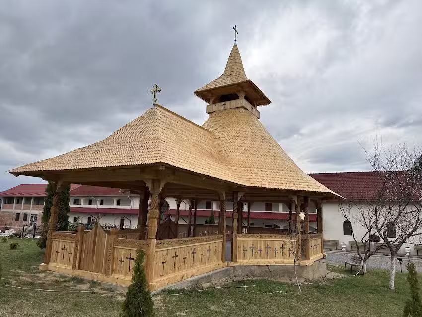 Biserica de lemn a Mănăstirii Voivodeni