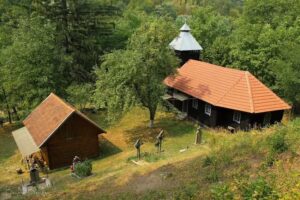 Biserica de lemn Adormirea Maicii Domnului