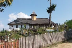 Biserica de Lemn Adormirea Maicii Domnului