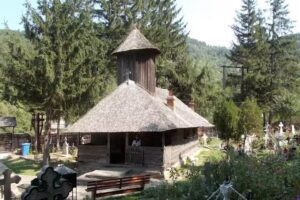 Biserica de lemn din Lunca Priporului