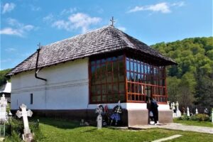 Biserica de lemn din S&acirc;mbotin