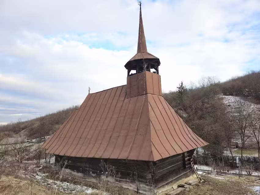 Biserica de lemn din Stolna