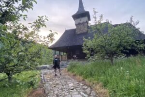 Biserica de lemn din Sub Piatră