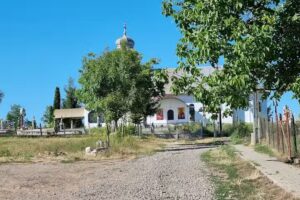 Biserica de lemn din Tuşinu