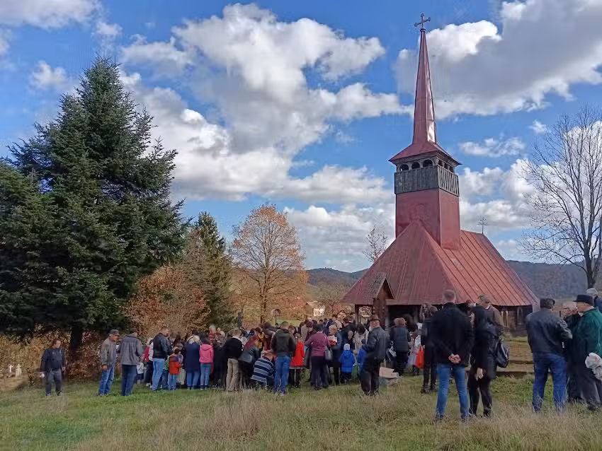 Biserica de lemn Dumbrava