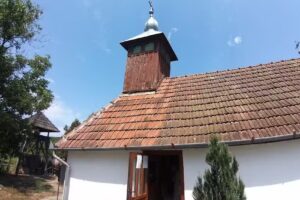 Biserica de lemn greco-catolică Sfânta Treime