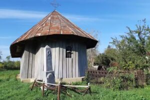 Biserica de lemn Havârna