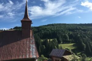 Biserica de lemn Lăzești