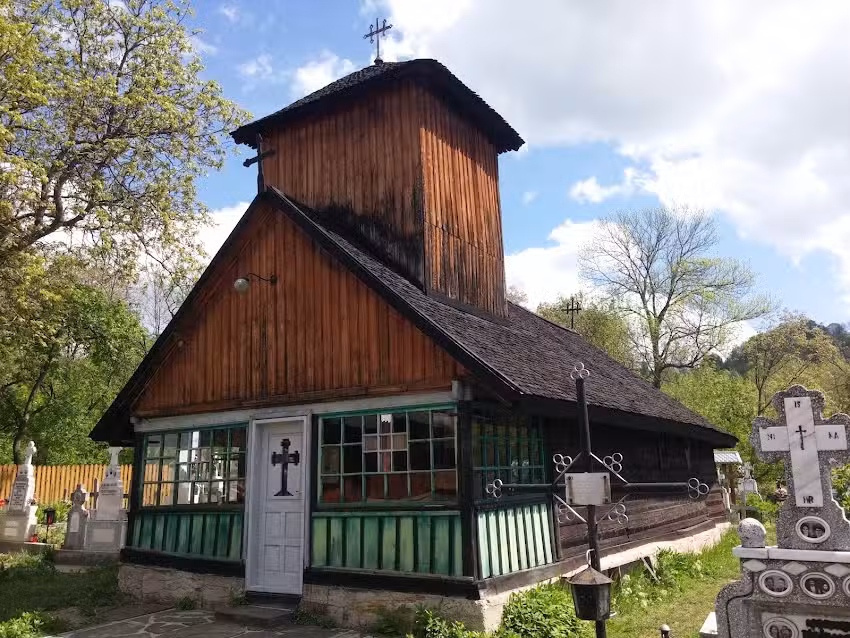 Biserica de lemn Nașterea Maicii Domnului