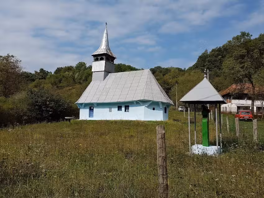 Biserica de lemn &bdquo;Nașterea Maicii Domnului&rdquo;