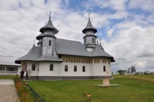 Biserica de lemn Rodina