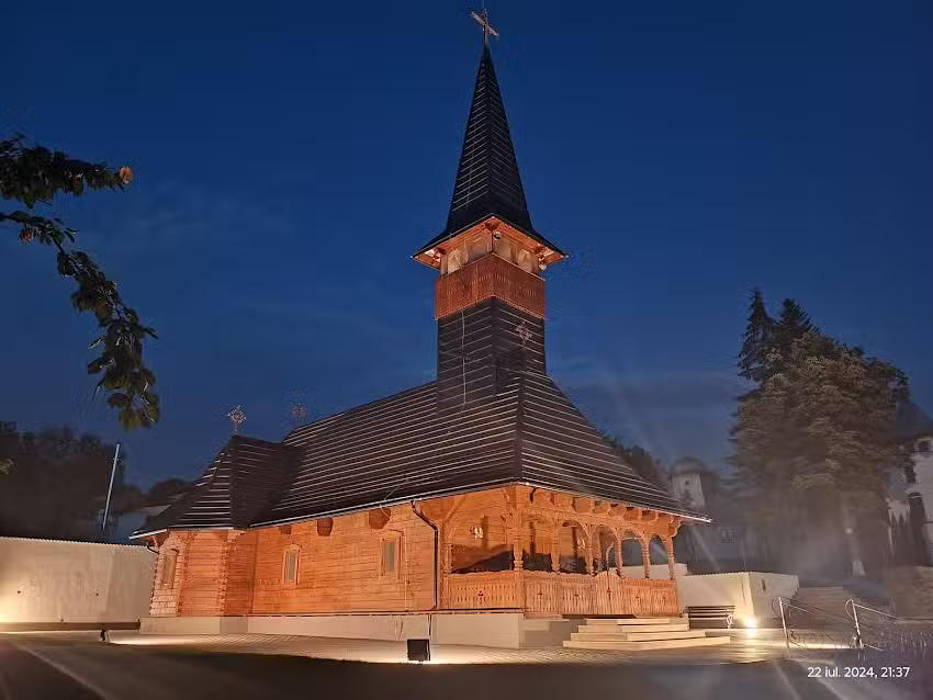 Biserica de lemn Sf Ap Andrei și Sf Iosif de la Văratec, Poienari, jud Neamț