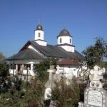 Biserica de lemn Sf Arhangheli Mihail si Gavriil