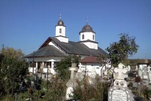 Biserica de lemn Sf Arhangheli Mihail si Gavriil