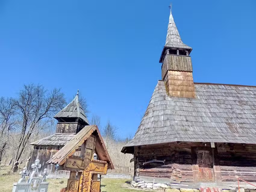 Biserica de lemn &bdquo;Sf.Arhangheli Mihail și Gavriil&rdquo;