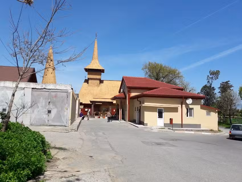 Biserica de lemn Sf Mina Si Pantelimon