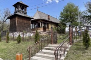 Biserica de Lemn ,,Sf. Pantelimon&rdquo; Dobrovăt &ndash; Pahomia