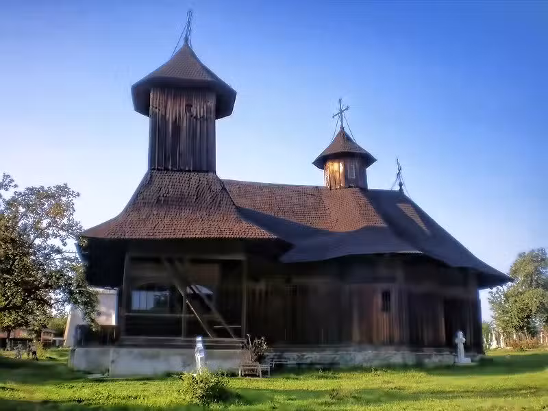 Biserica de Lemn Sf&acirc;ntul Dumitru