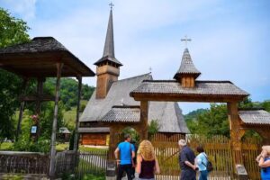Biserica de Lemn Sf&acirc;ntul Dumitru