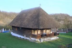 Biserica de lemn &bdquo;Sf&acirc;ntul Ioan Botezătorul&rdquo; din Artanu