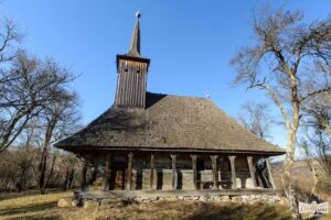Biserica de lemn Sfinții Apostoli Petru și Pavel