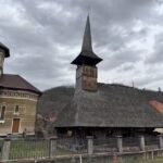 Biserica de lemn Sfinții Apostoli Petru și Pavel